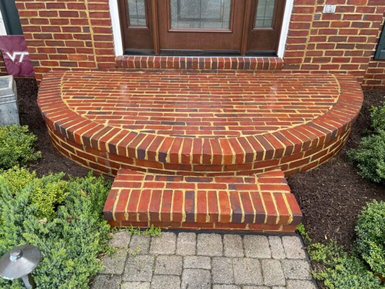 Why Soft Washing and Pressure Washing Should Be Part of Your Fall Maintenance